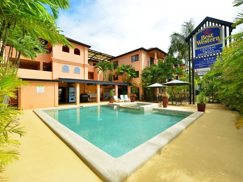 11/255 Lake Street, Cairns North QLD 4870