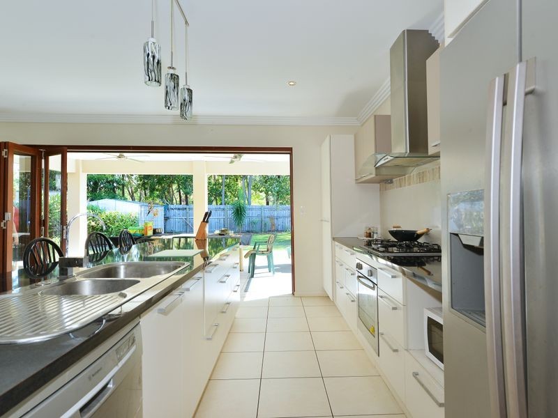 8 Norwood Crescent, Trinity Park QLD 4879