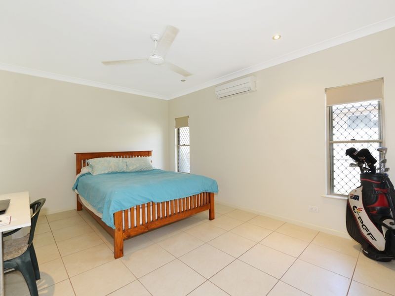 8 Norwood Crescent, Trinity Park QLD 4879