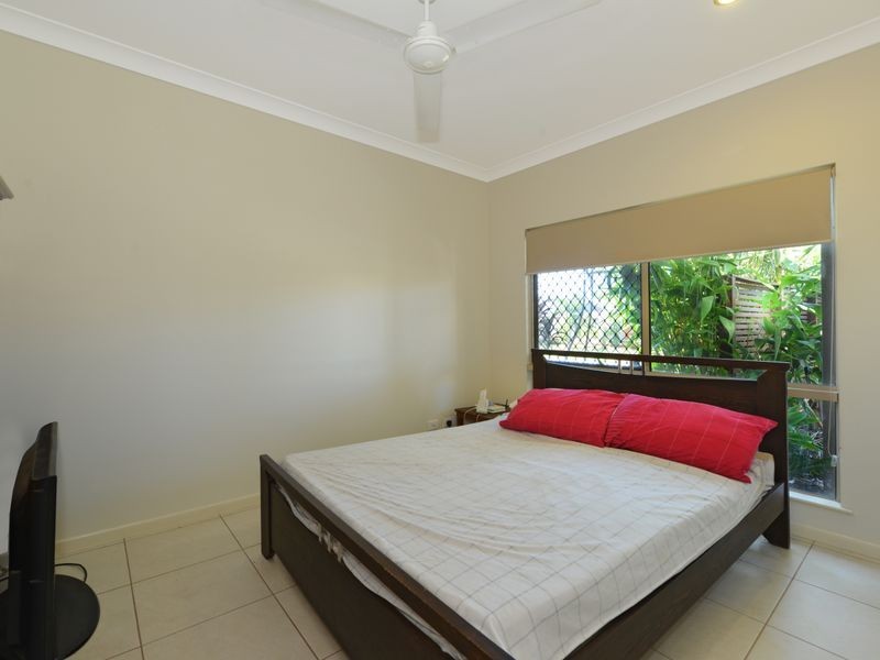 8 Norwood Crescent, Trinity Park QLD 4879