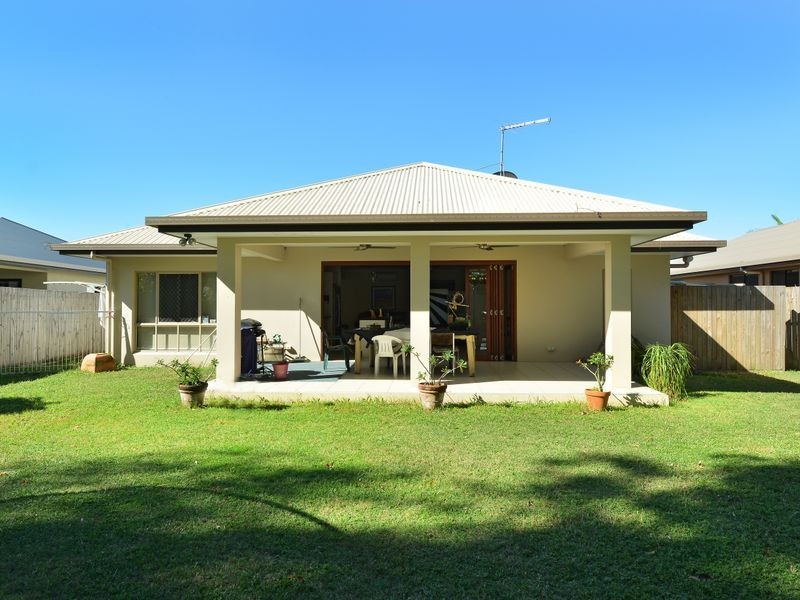 8 Norwood Crescent, Trinity Park QLD 4879