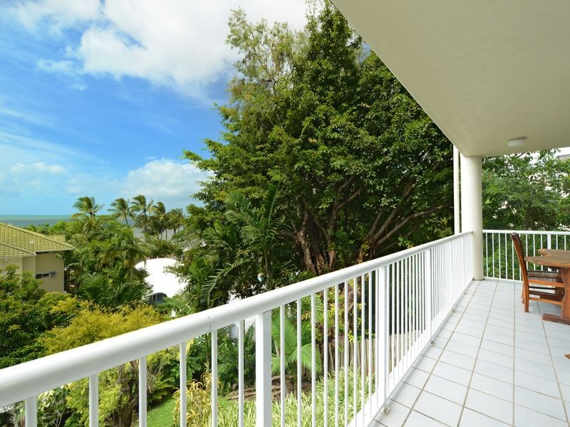 2/38 Moore Street, Trinity Beach QLD 4879