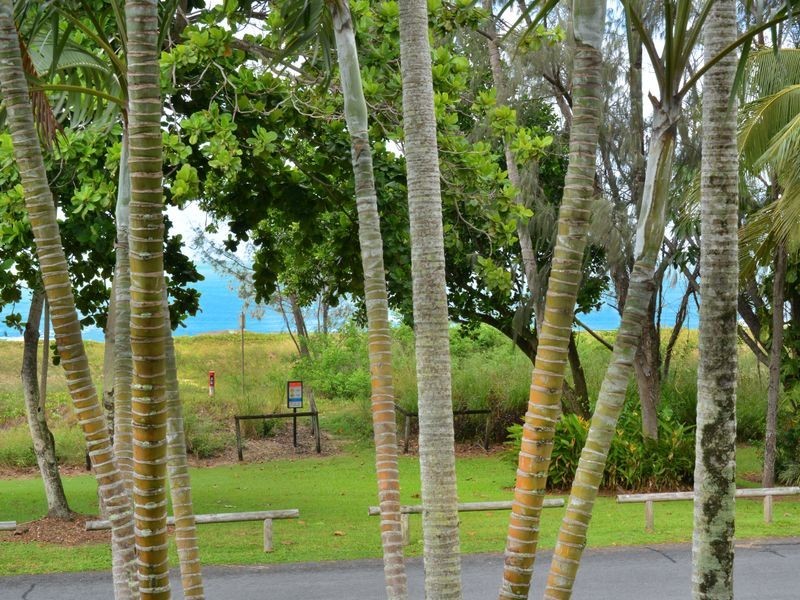 4/57 Sims Esplanade, Yorkeys Knob QLD 4878