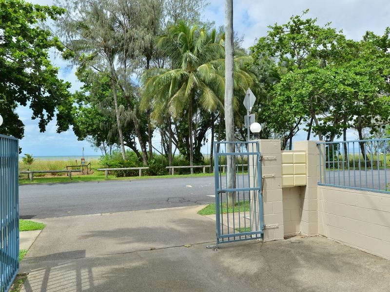 4/57 Sims Esplanade, Yorkeys Knob QLD 4878