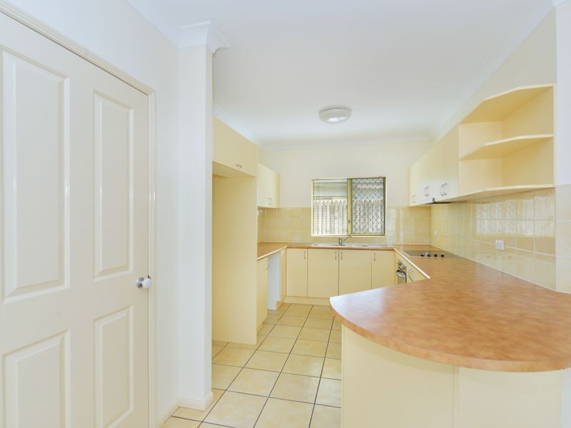 7 Colonial Close, Redlynch QLD 4870