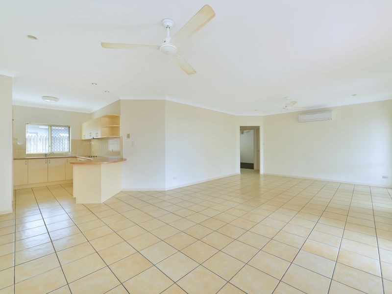 7 Colonial Close, Redlynch QLD 4870