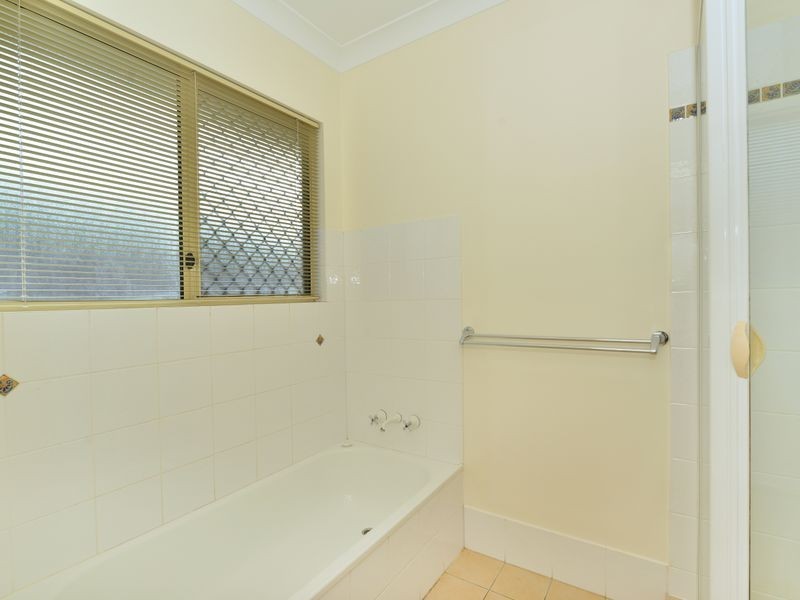 7 Colonial Close, Redlynch QLD 4870