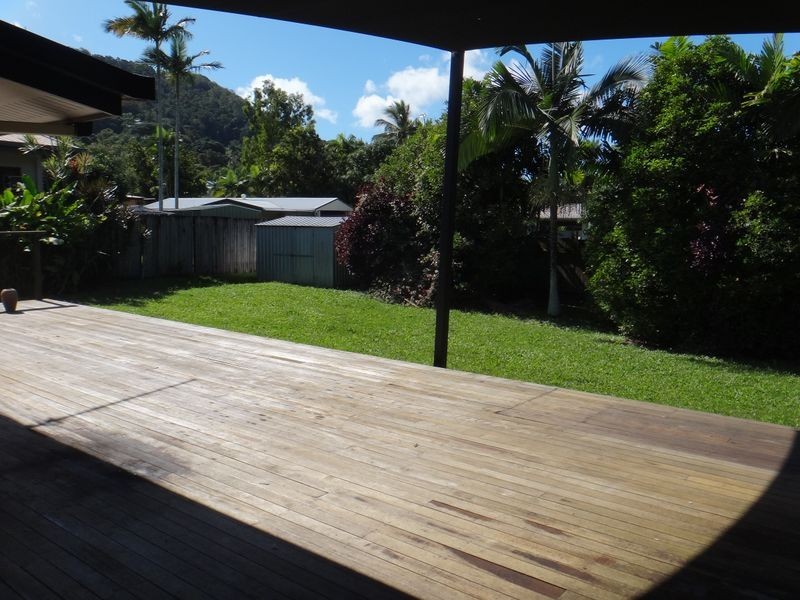 14 Iona Close, Edge Hill QLD 4870