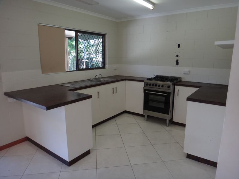 14 Iona Close, Edge Hill QLD 4870