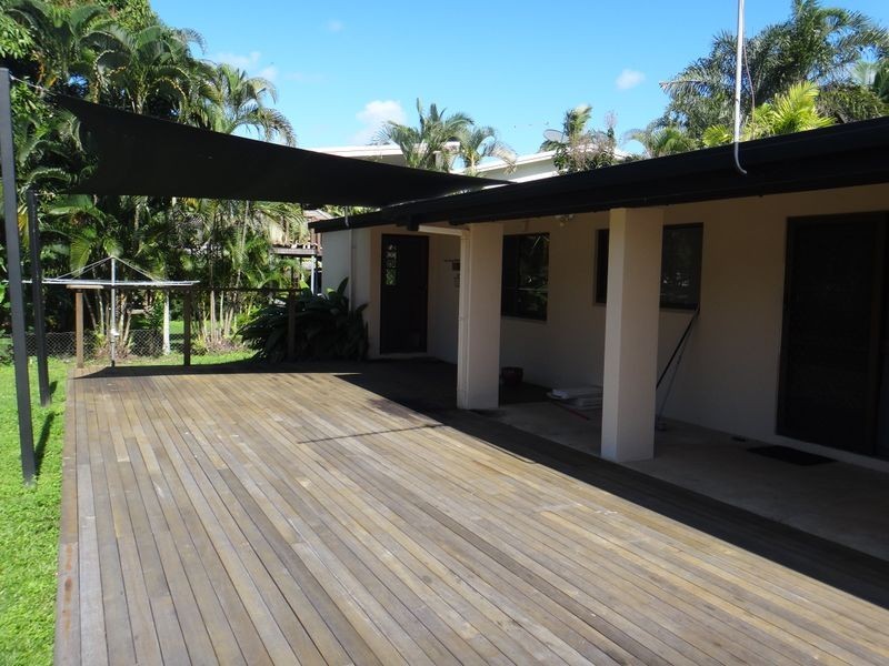 14 Iona Close, Edge Hill QLD 4870