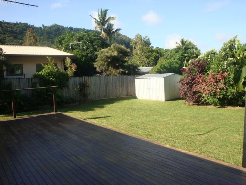 14 Iona Close, Edge Hill QLD 4870