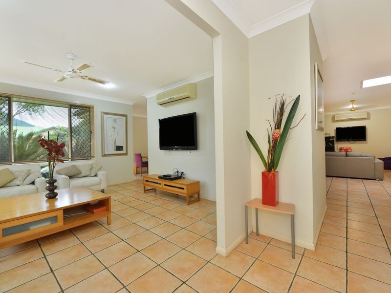 17 Opaline Close, Brinsmead QLD 4870