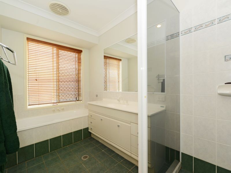 17 Opaline Close, Brinsmead QLD 4870