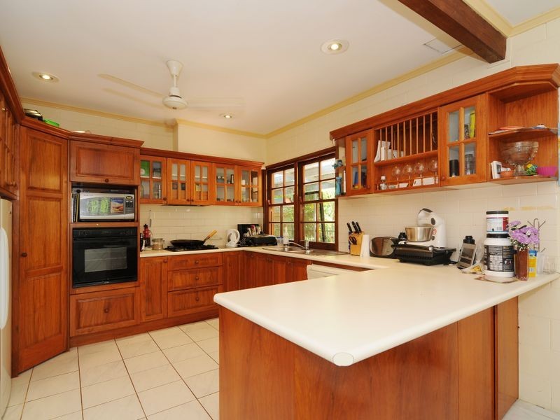 16 Park Street, Whitfield QLD 4870