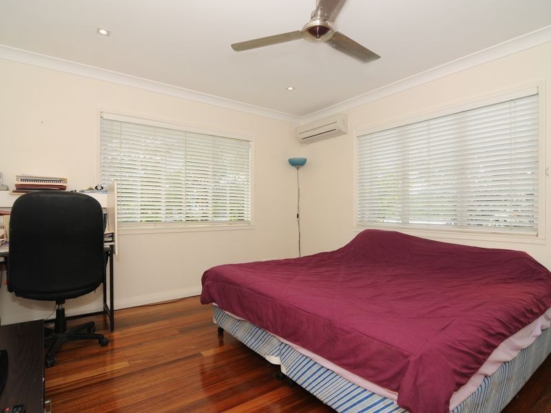 16 Park Street, Whitfield QLD 4870