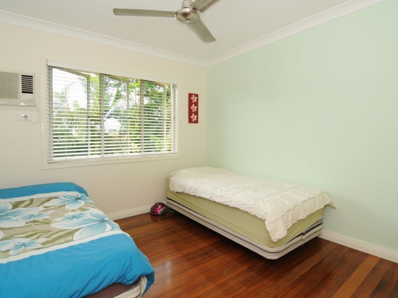 16 Park Street, Whitfield QLD 4870