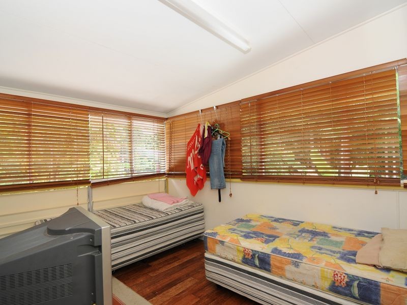 16 Park Street, Whitfield QLD 4870