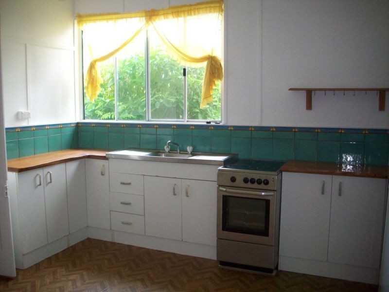 121 O’Shea Esplanade, Machans Beach QLD 4878