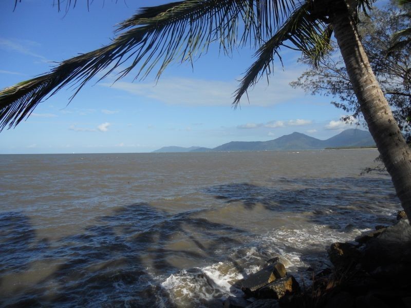 121 O’Shea Esplanade, Machans Beach QLD 4878