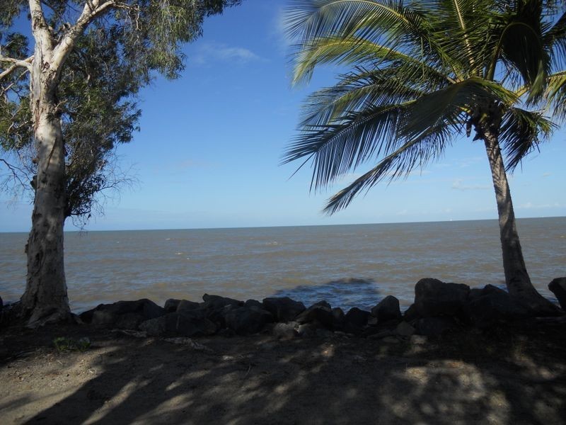 121 O’Shea Esplanade, Machans Beach QLD 4878