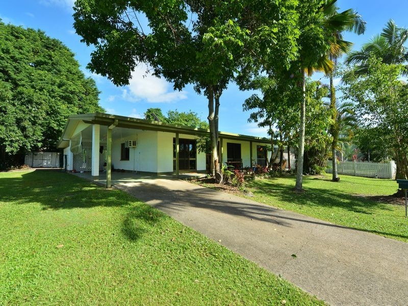 33 Mestrez Street, Mooroobool QLD 4870