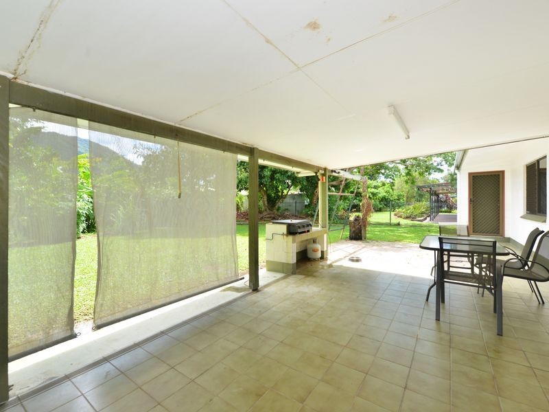 33 Mestrez Street, Mooroobool QLD 4870