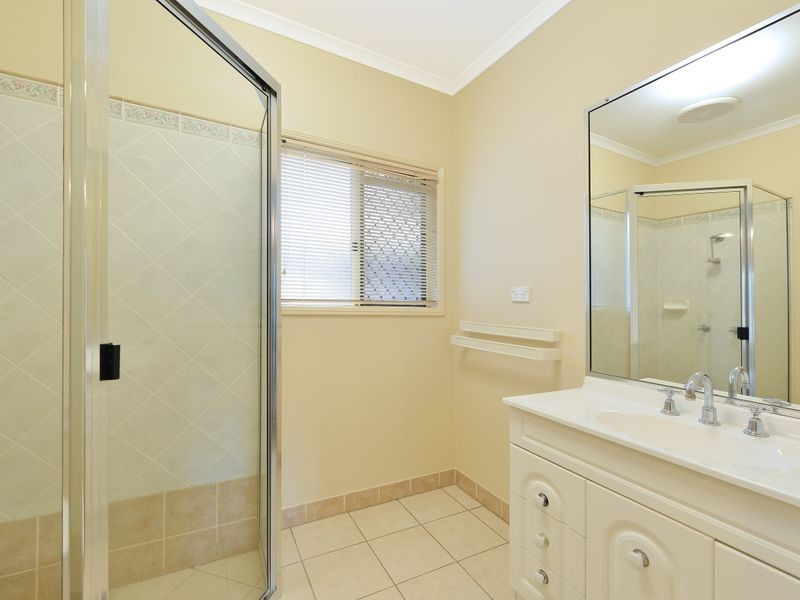 26 St Albans Close, Brinsmead QLD 4870