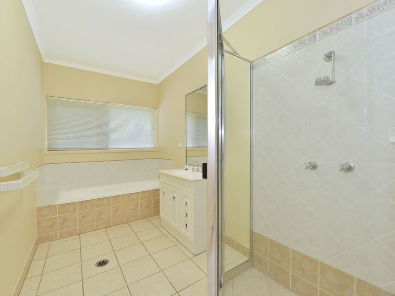 26 St Albans Close, Brinsmead QLD 4870