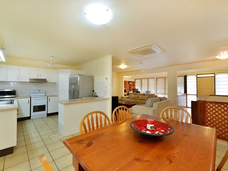 25 Duignan Street, Whitfield QLD 4870