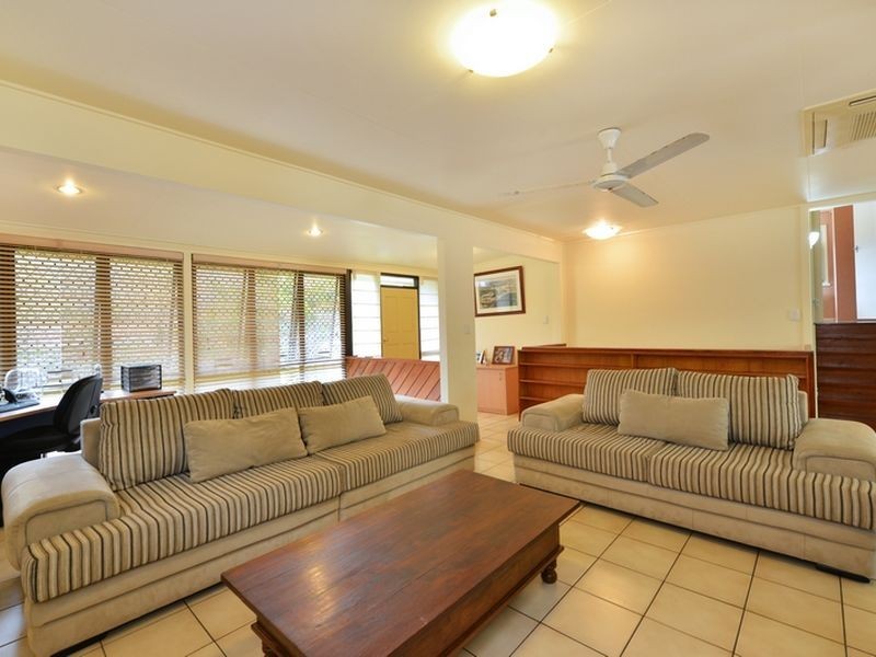 25 Duignan Street, Whitfield QLD 4870