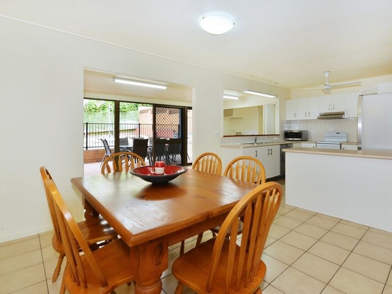 25 Duignan Street, Whitfield QLD 4870