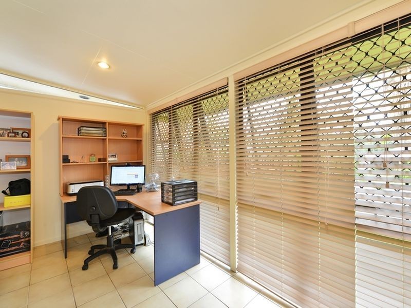 25 Duignan Street, Whitfield QLD 4870