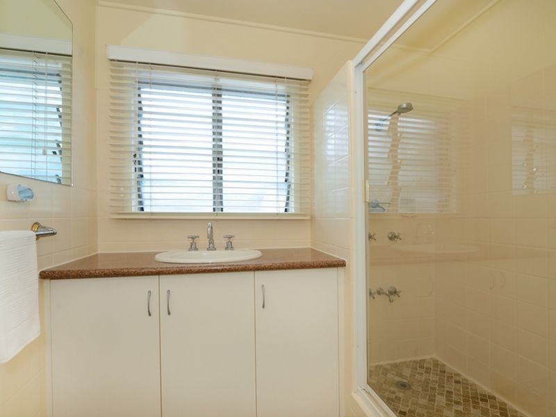 25 Duignan Street, Whitfield QLD 4870