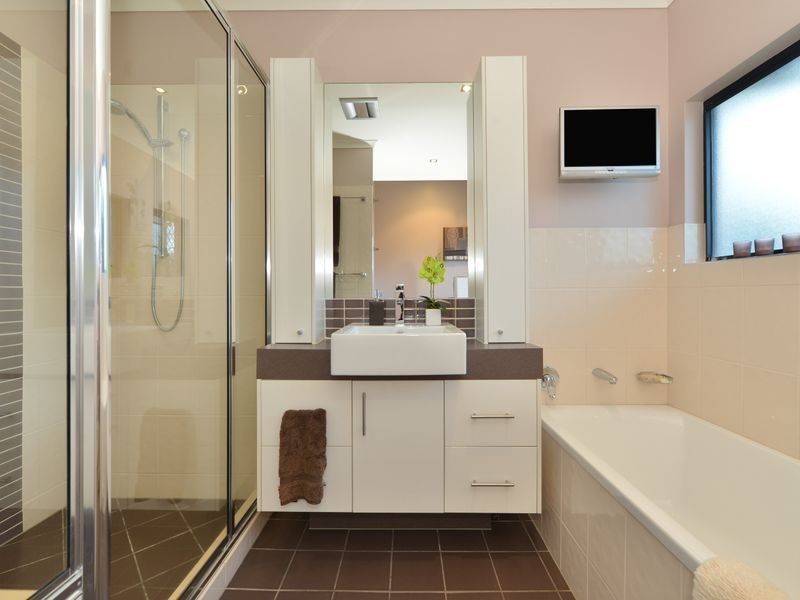 84 Petersen Street, Freshwater QLD 4870