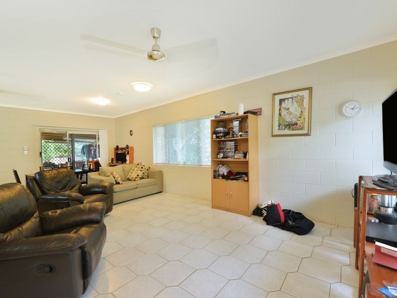 38 Satinash Close, Redlynch QLD 4870