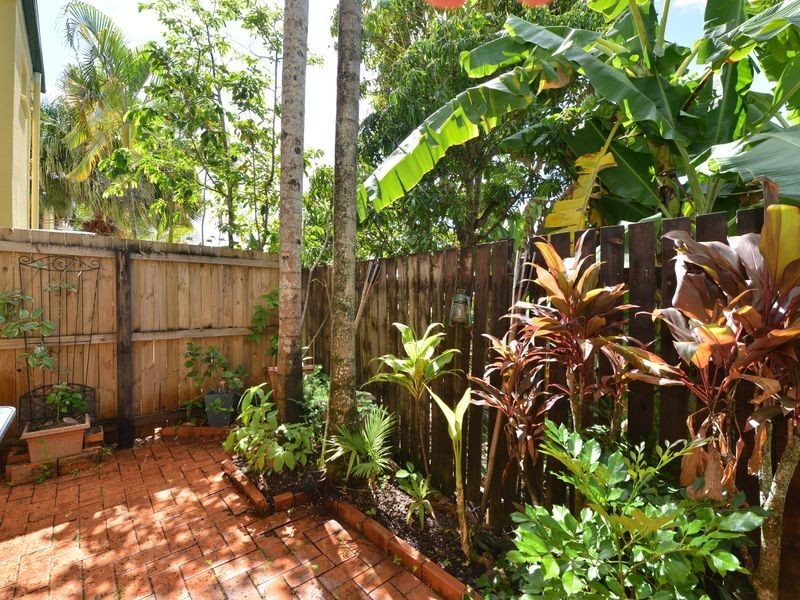 10/11-13 Short Street, Redlynch QLD 4870