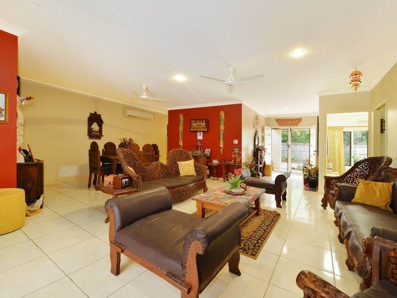 31 Tradewinds Close, Redlynch QLD 4870