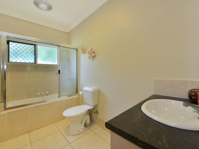 31 Tradewinds Close, Redlynch QLD 4870