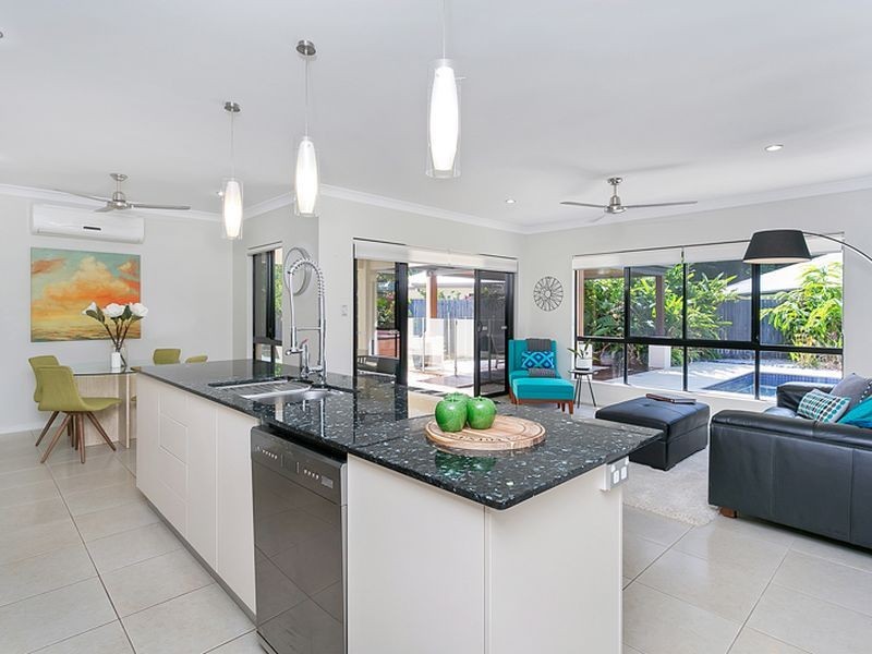 7 Demidenko Close, Redlynch QLD 4870