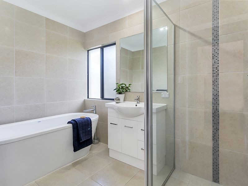 7 Demidenko Close, Redlynch QLD 4870