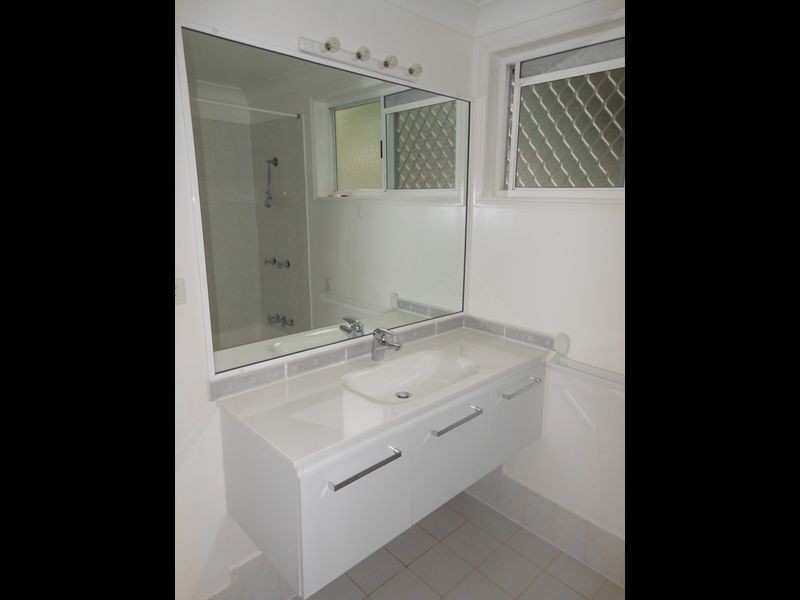 8/15 Springfield Crescent, Manoora QLD 4870