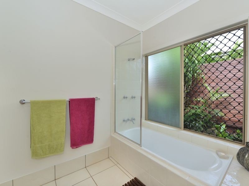 11 Fireclay Close, Redlynch QLD 4870