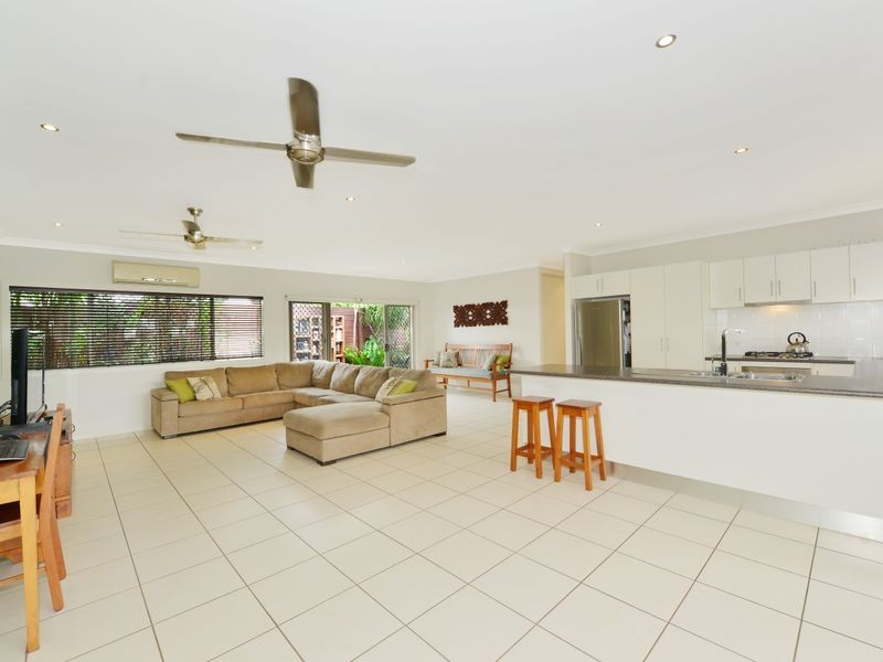 11 Fireclay Close, Redlynch QLD 4870