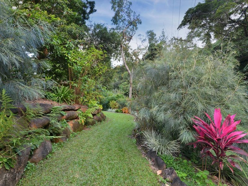 286 Toogood Road, Bayview Heights QLD 4868