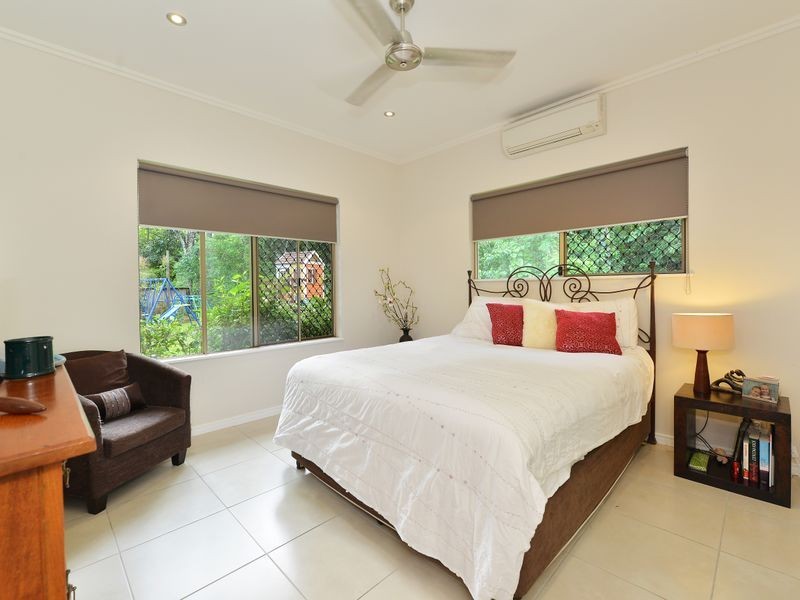 3 Stapleton Close, Redlynch QLD 4870