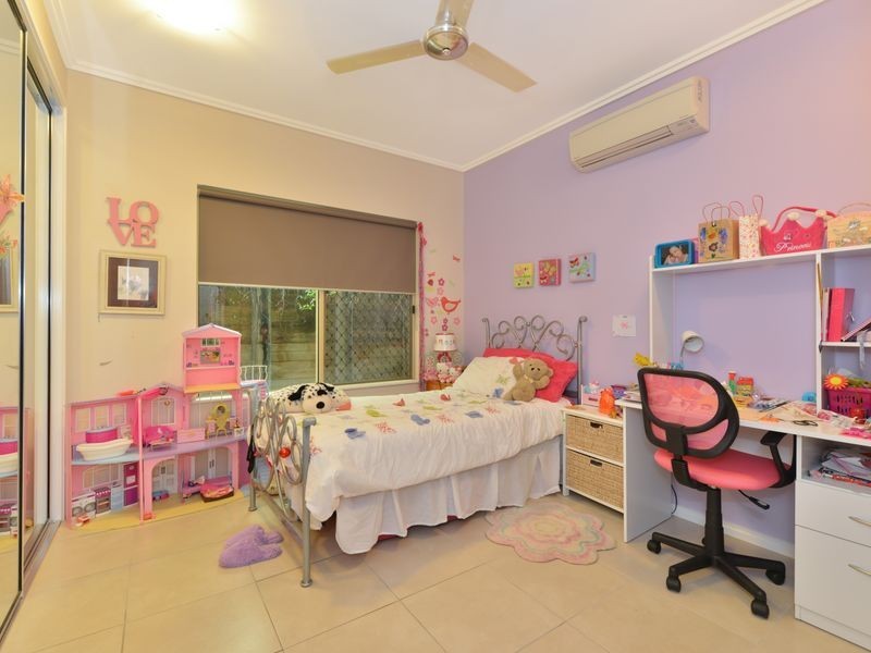 3 Stapleton Close, Redlynch QLD 4870