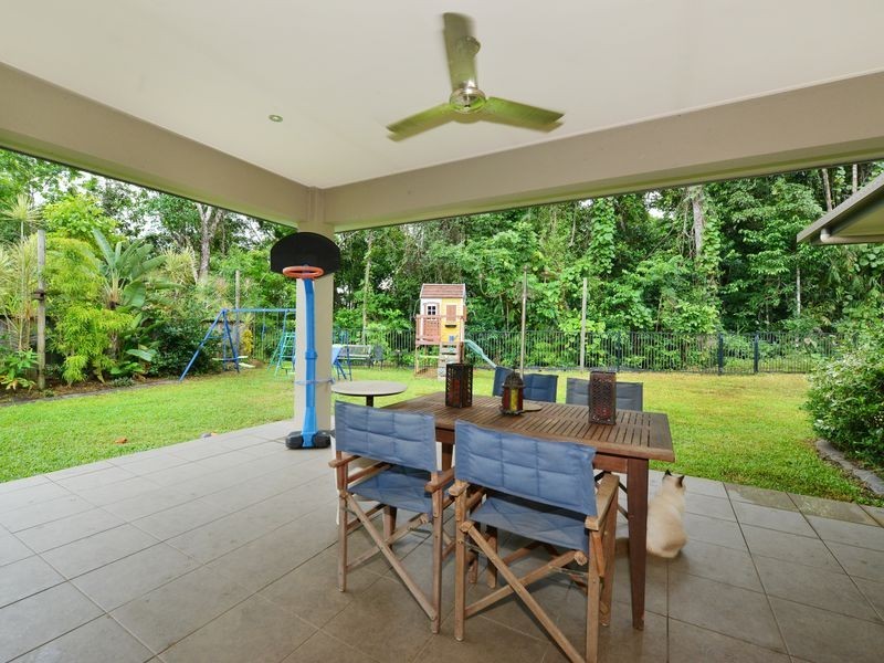 3 Stapleton Close, Redlynch QLD 4870