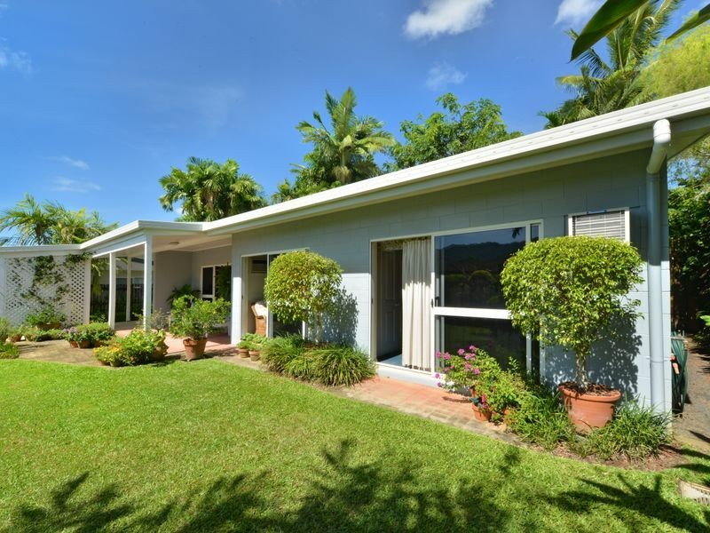 47 Brooks Street, Whitfield QLD 4870