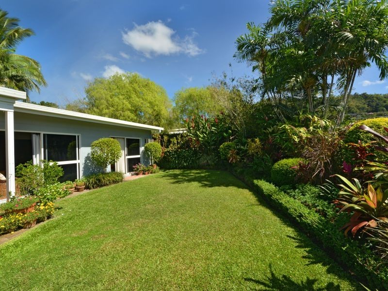 47 Brooks Street, Whitfield QLD 4870