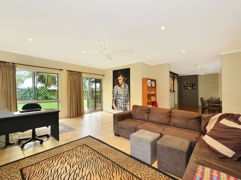22 Cyperus Drive, Redlynch QLD 4870
